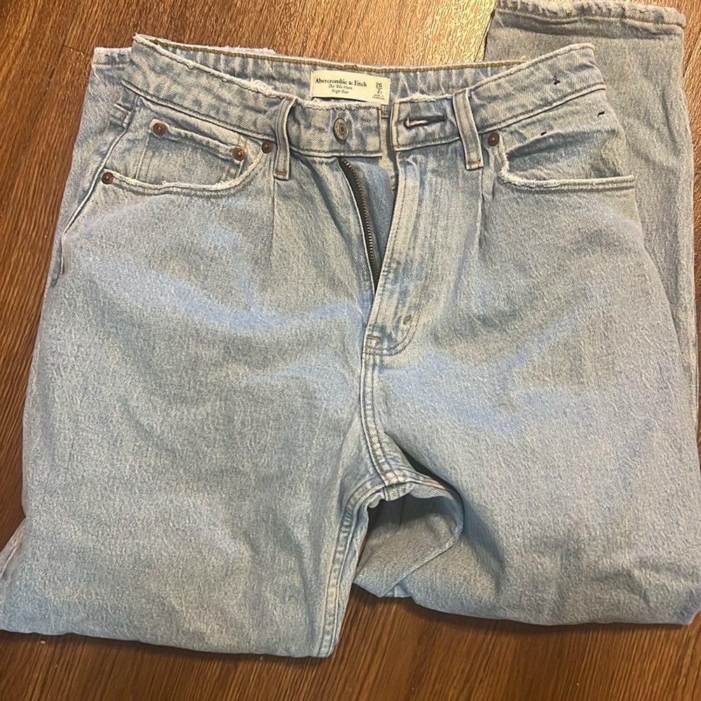Abercrombie Curve Love The 80s Mom High Rise Jean W26 2S - Picture 2 of 10